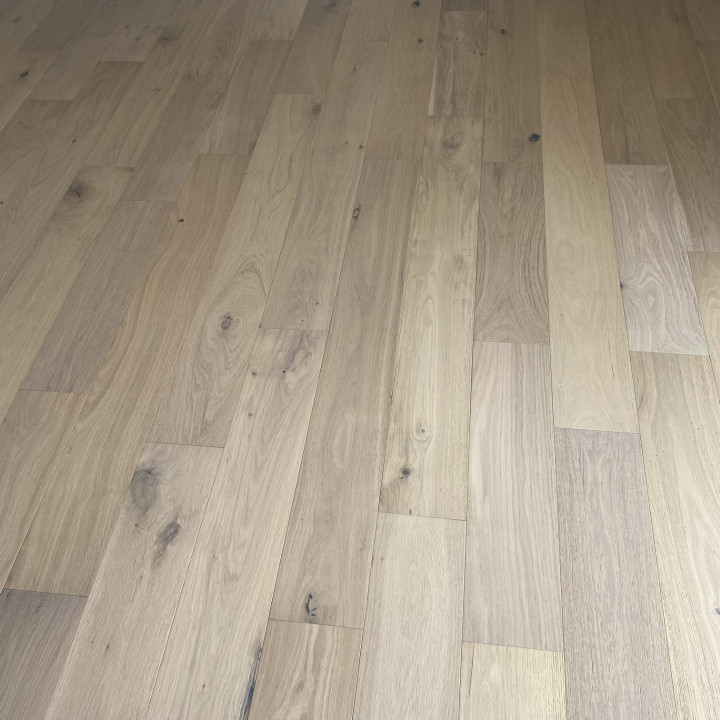 Burano 150 Oak Brushed & Invisible Lacquered Random Length