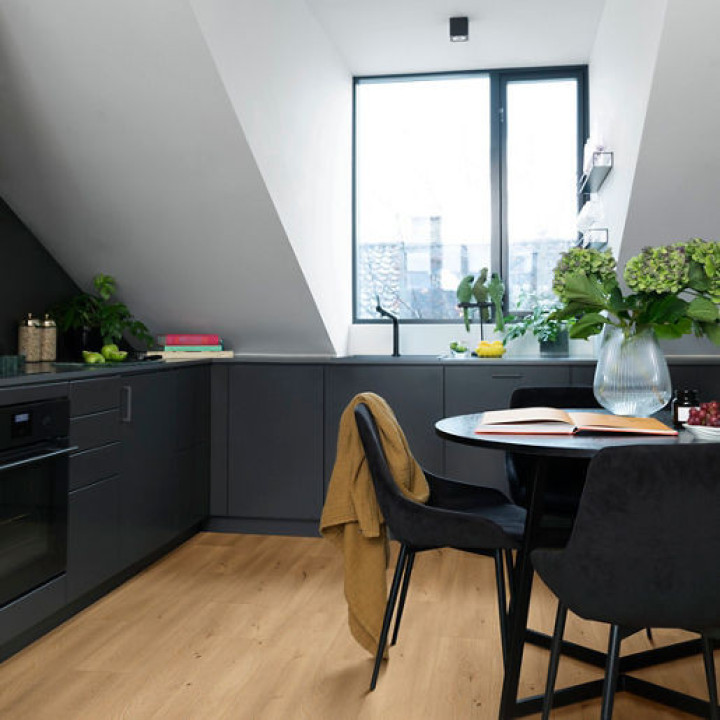 Elka 12mm V-Groove Guild Oak Laminate Flooring ELT610AP