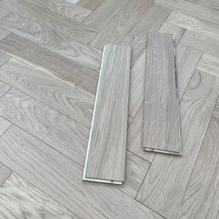 Schoolhouse petit 10mm Invisible Matt lacquered Herringbone