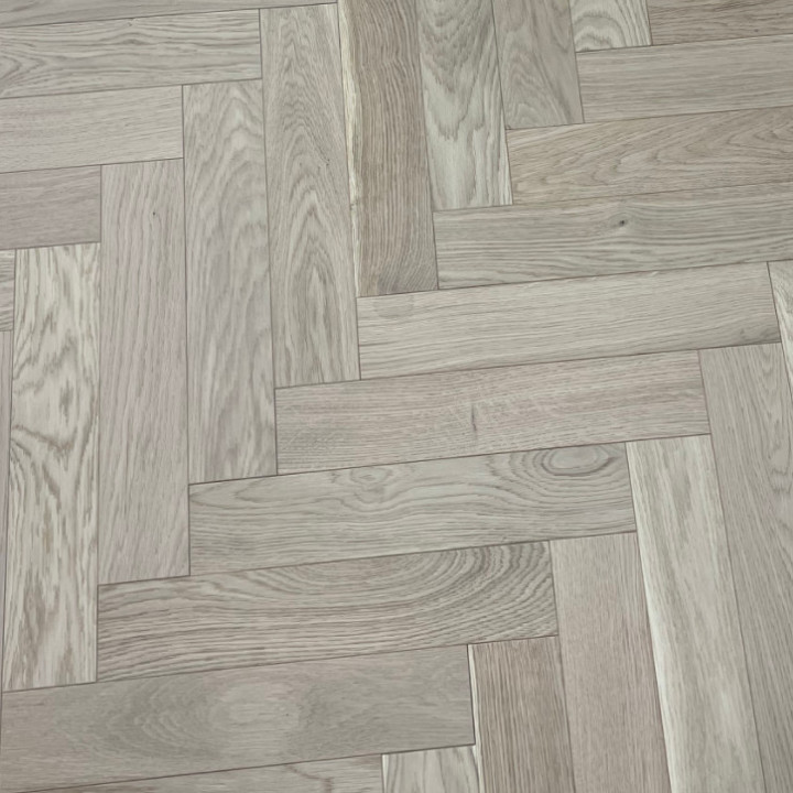 Schoolhouse petit 10mm Invisible Matt lacquered Herringbone