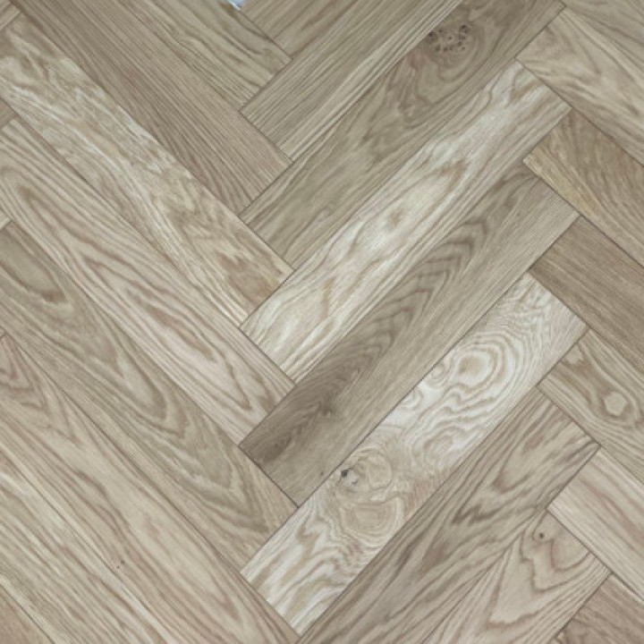 Schoolhouse petit 10mm Natural Oak Herringbone