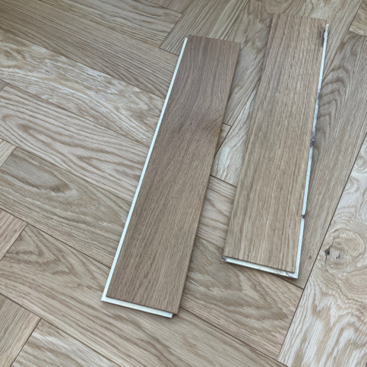 Schoolhouse petit 10mm Natural Oak Herringbone