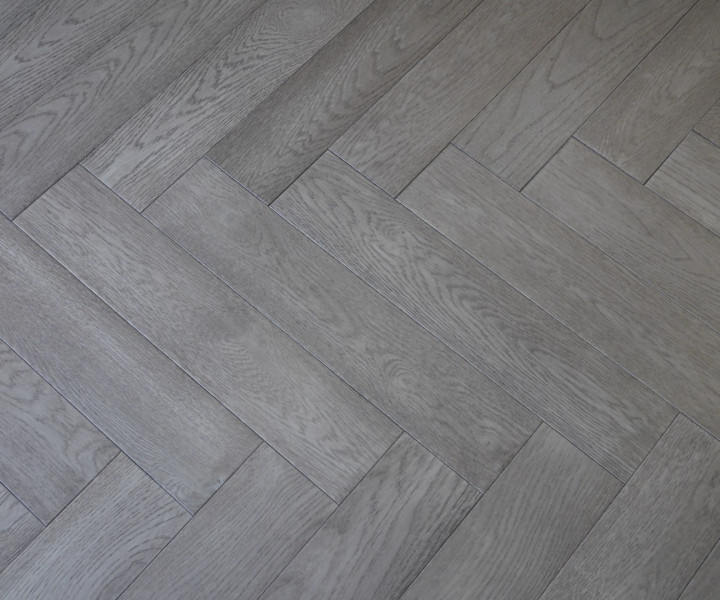 Developer Grande Herringbone Gunmetal grey brushed matt lacquered