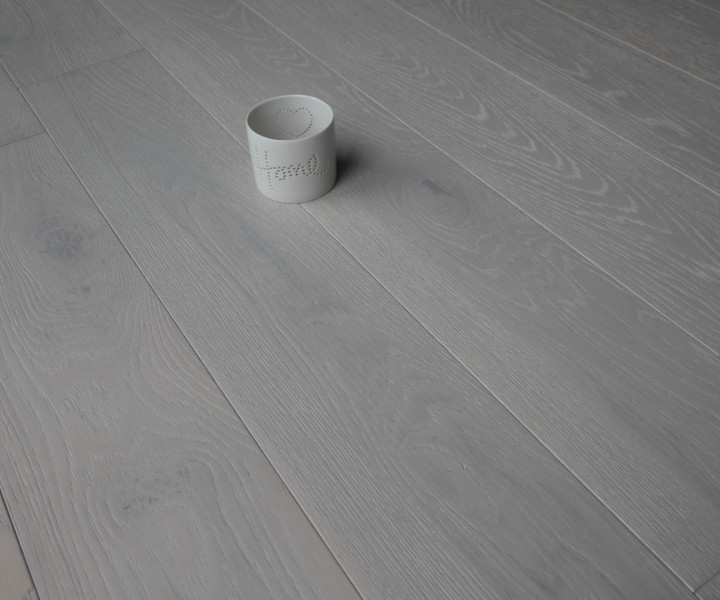 Developer Oak 150 Brushed and Matt lacquered Comfort Grey 