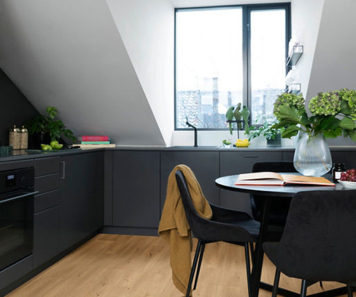 Elka 12mm V-Groove Guild Oak Laminate Flooring ELT610AP