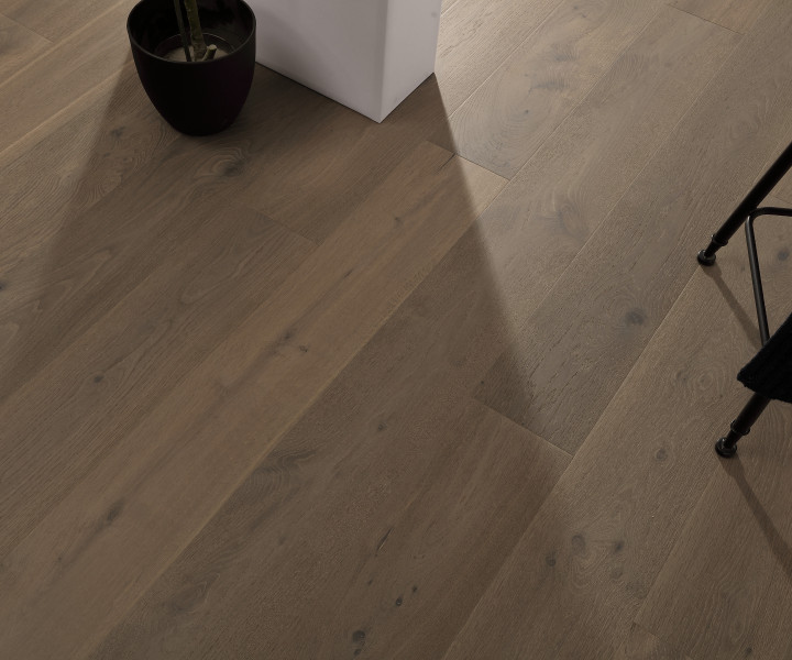 Metropolitan click 190 mushroom oak brushed and matt lacquered