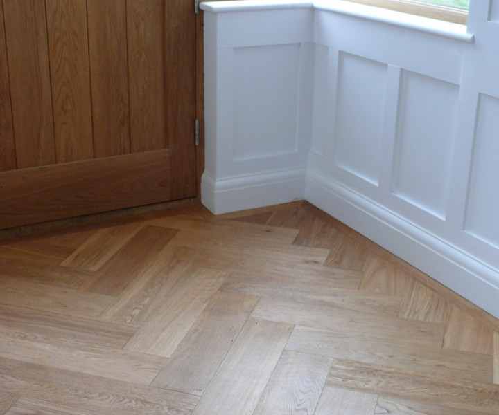 Schoolhouse Grande Click Herringbone Natural Brushed and Lacquered