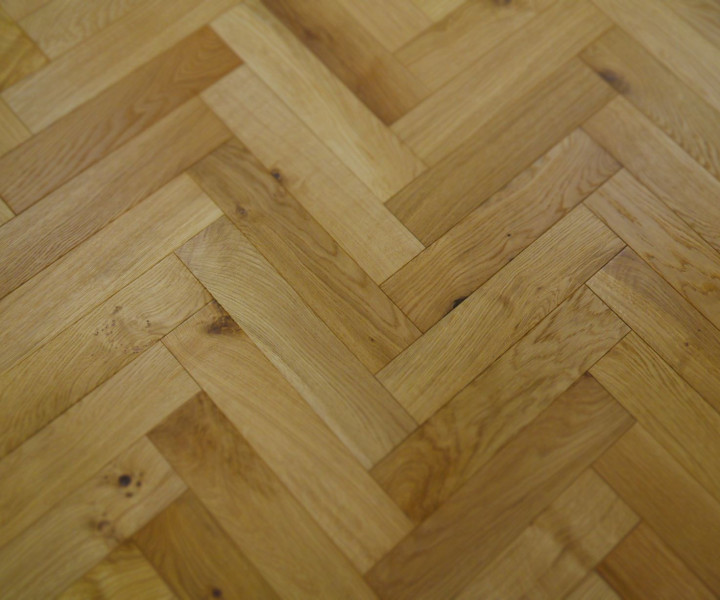 Schoolhouse Lacquered Oak Herringbone