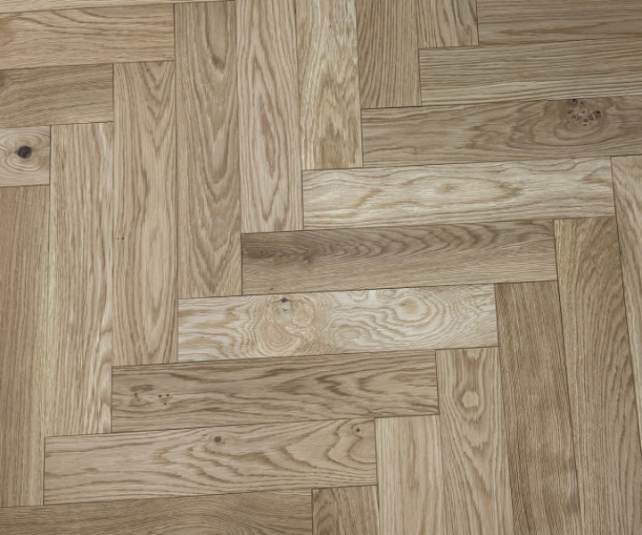 Schoolhouse petit 10mm Natural Oak Herringbone