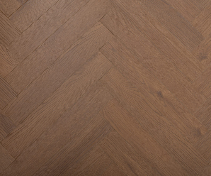 Source 8mm laminate Sherwood Oak herringbone