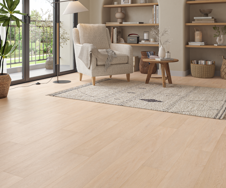 Source LVT Plank Holkham Oak