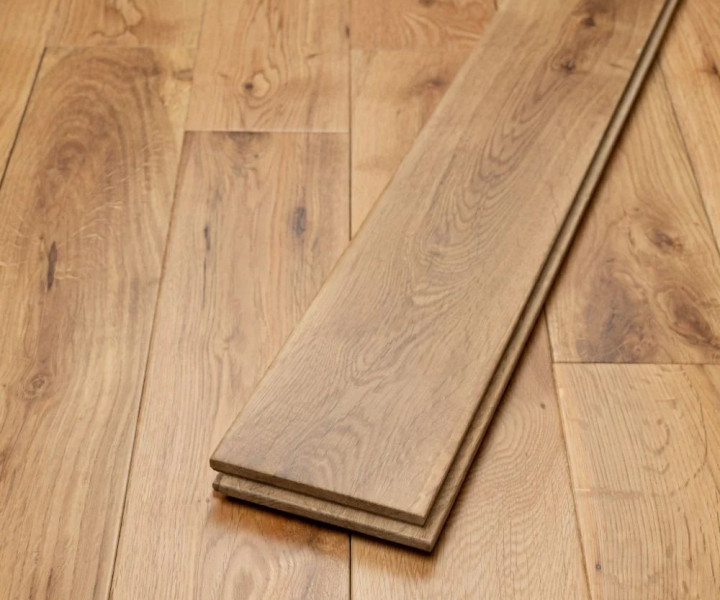 Suffolk Solid Oak Lacquered 90mm Plank