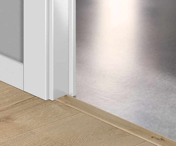 V-Groove 4 in 1 profile to complement flooring