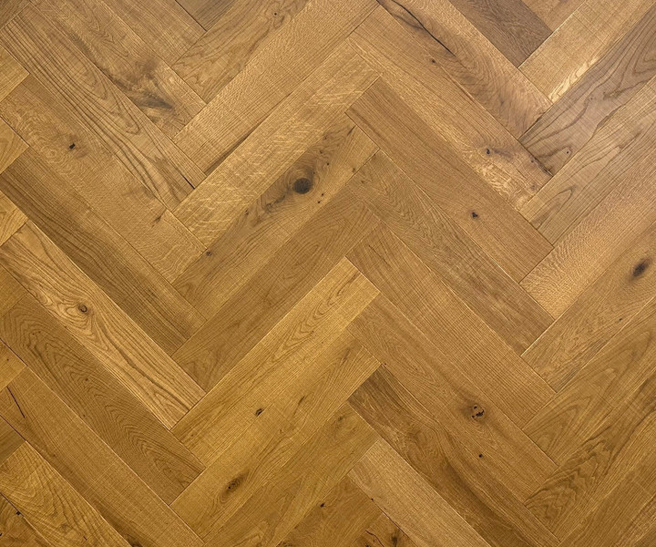 V4 Urban Nature Amberwood Herringbone