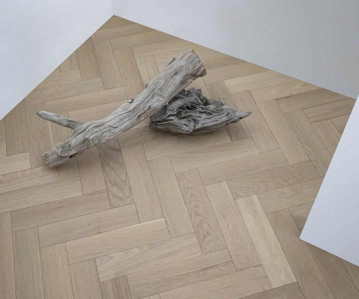 V4 ZB204 Oak Shore Drift Oak Herringbone Brushed & Invisible Lacquered