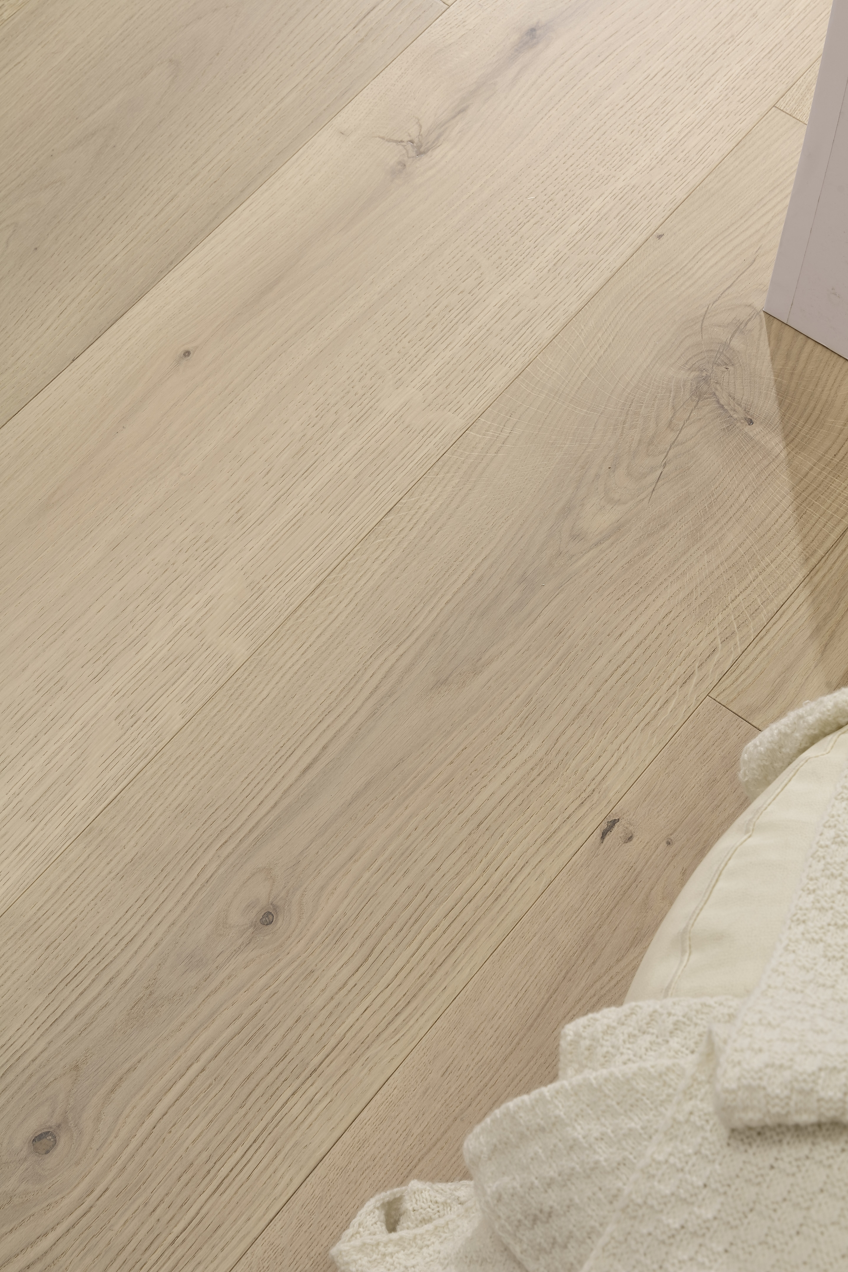Metropolitan click 220 naked oak brushed and matt lacquered